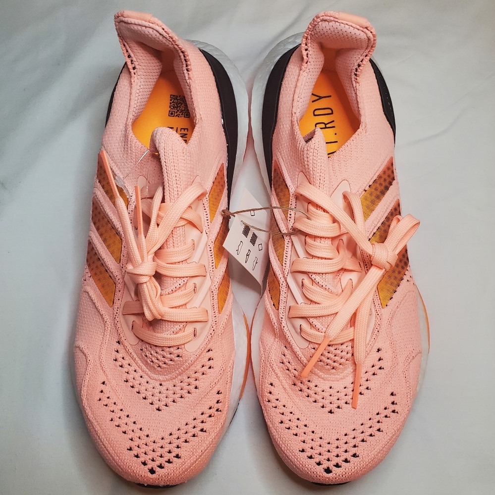 NEW ADIDAS Ultraboost 22 Heat